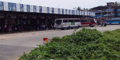 വടകരയിൽ ബസ് ജീവനക്കാരുടെ മിന്നൽ പണി മുടക്ക്; യാത്രക്കാര്‍ വലഞ്ഞു; തൊഴിലാളി ആക്രമിക്കപ്പെട്ടതിൽ പ്രതിഷേധം