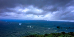 കോടമഞ്ഞുപുതച്ച  കുളിരുകോരിയ സുന്ദരി; കോഴിക്കോടിന്റെ സ്വന്തം ഗവി 'വയലട'