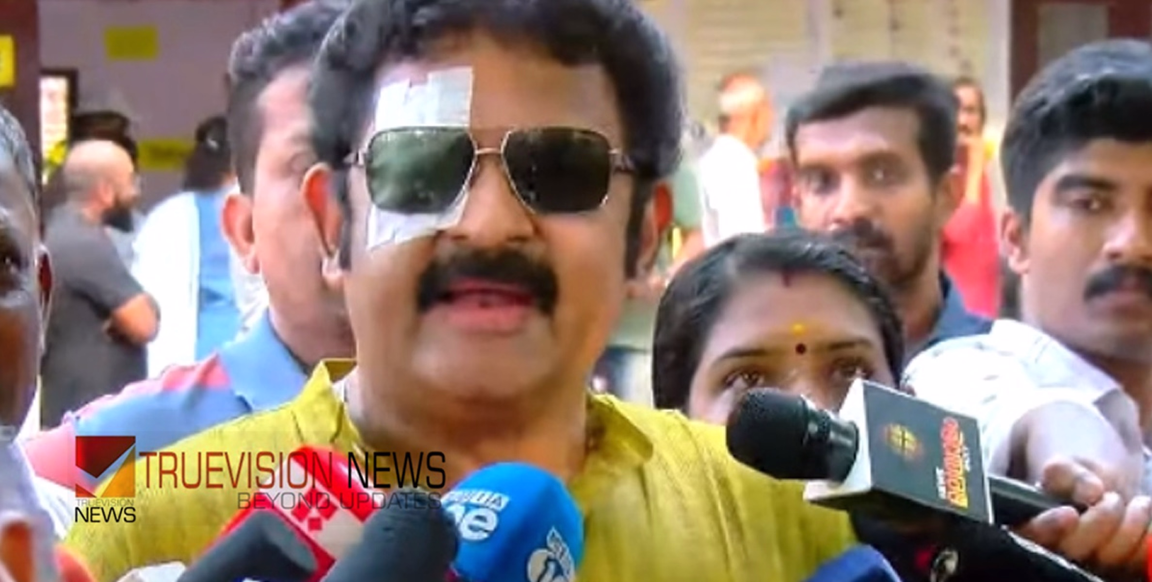 #gkrishnakumar |കൊല്ലത്ത് ബൂത്തിലെത്തിയ ജി. കൃഷ്ണകുമാറിനെ പൊലീസ് തടഞ്ഞു