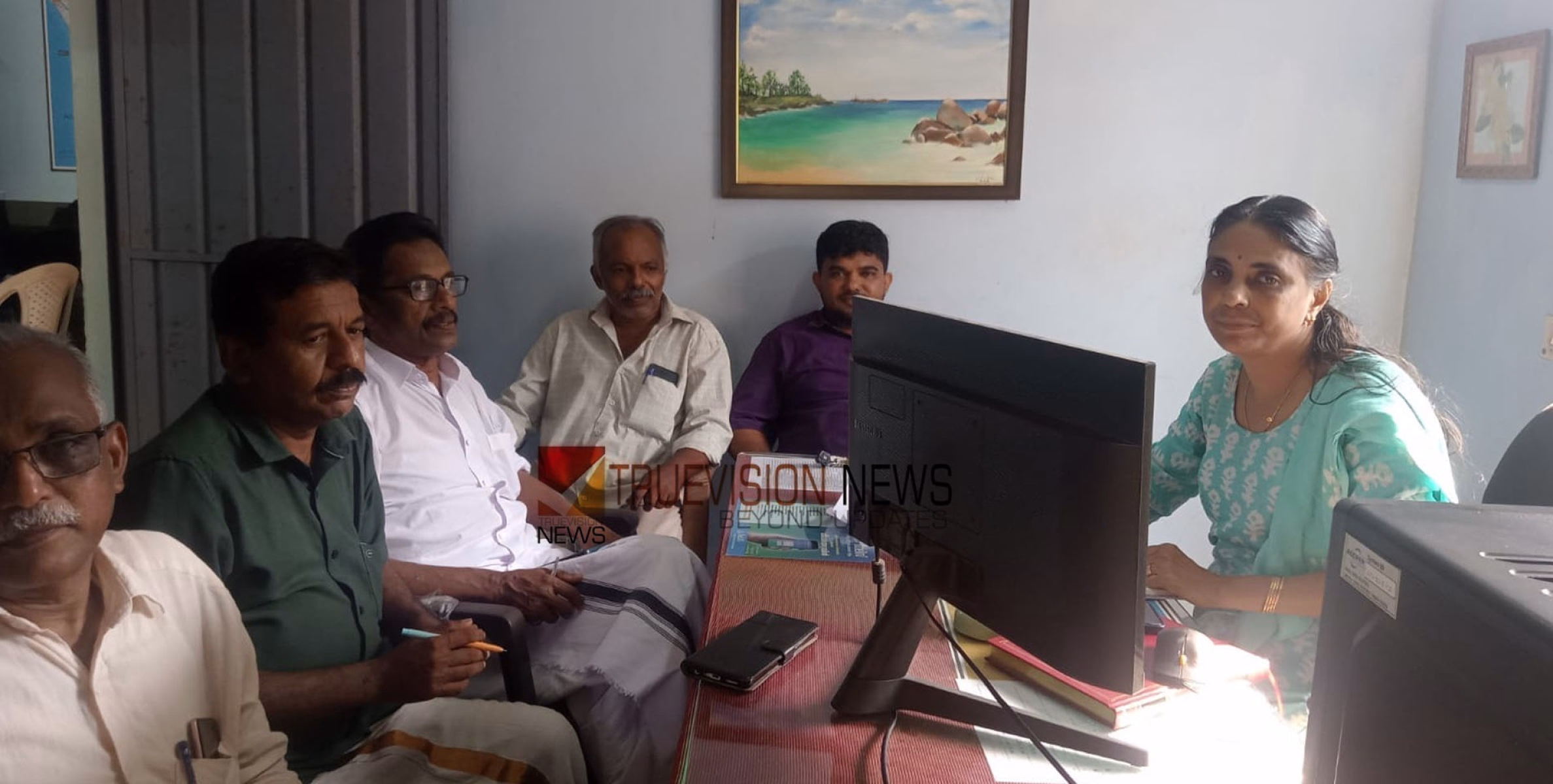 ഭൂ​നി​കു​തി കുത്തനെ; ഭൂ​നി​കു​തി വർധന പിൻവലിക്കണം -വില്ലേജ്  ജനകീയ സമിതി
