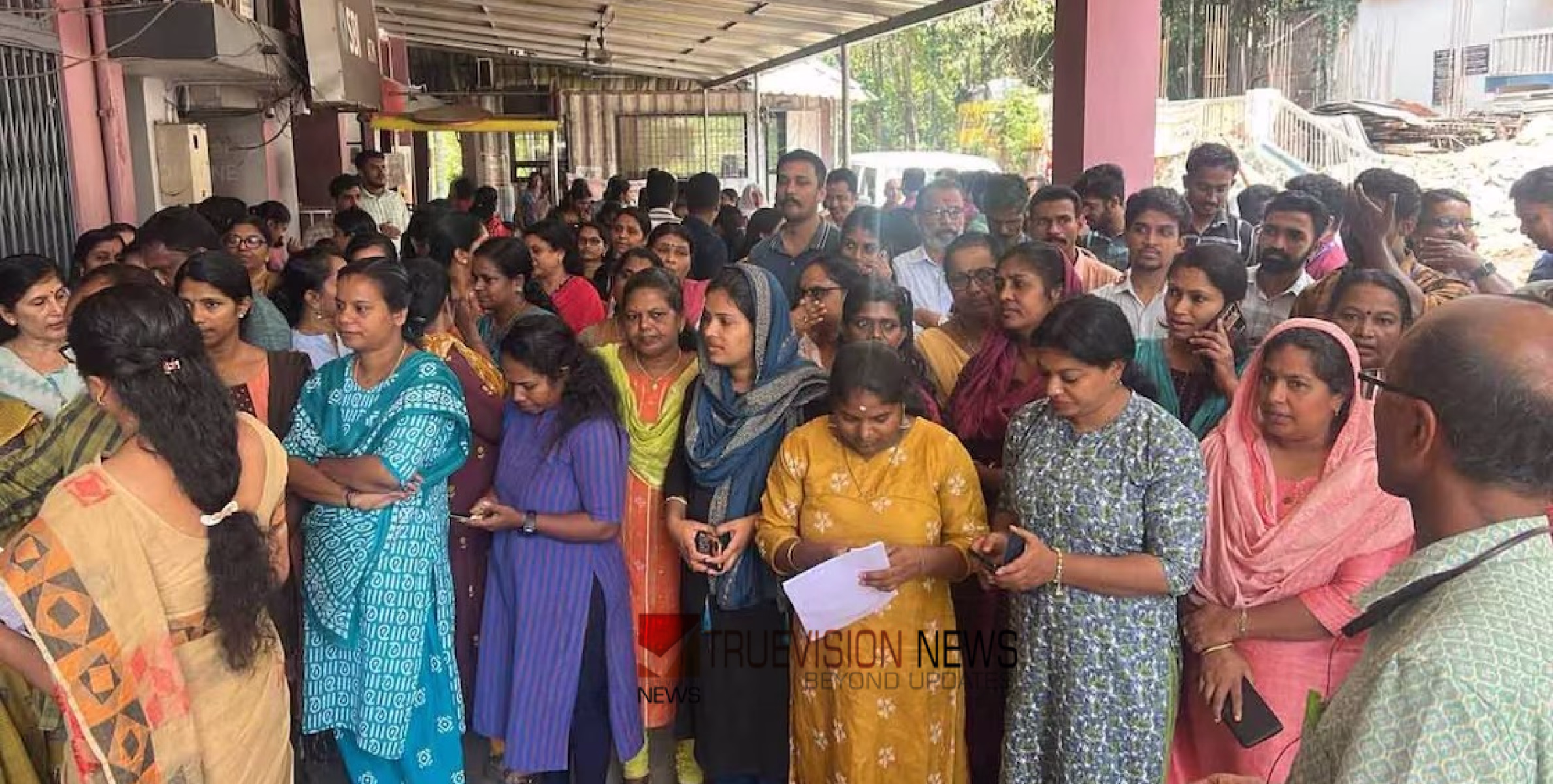കലക്ടറേറ്റിന് ബോംബ് ഭീഷണി; കെട്ടിടത്തിൽ ആർഡിഎക്സ് വച്ചെന്ന് ഇ–മെയിൽ സന്ദേശം