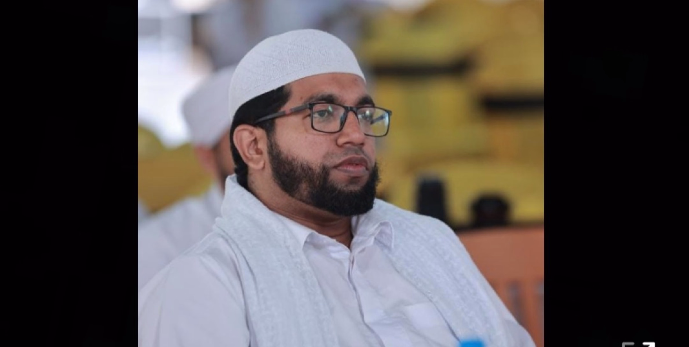 ഇംഗ്ലീഷ് സാഹിത്യത്തിൽ ഡോക്‌ടറേറ്റ് നേടി  ജാമിഅ അൽ മഖർ കോളേജ് ഓഫ് ഇസ്ലാമിക് സയൻസ് പ്രൊഫസർ ഇസ്‌മായിൽ അമാനി തളിപ്പറമ്പ് 