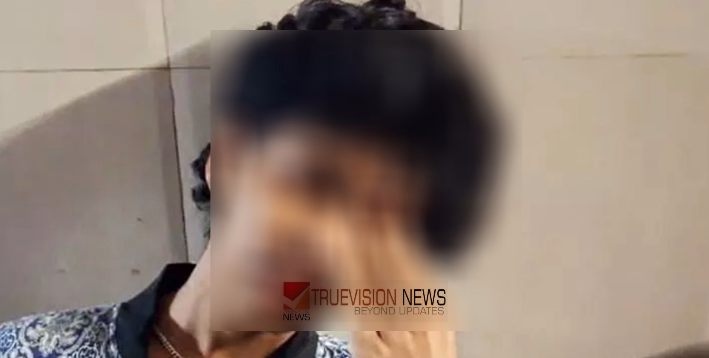 ബെല്ലടിച്ചതാരാ...? വിദ്യാർഥിയുടെ മുഖത്തടിച്ച് കണ്ടക്‌ടർ; കണ്ണിന് പരിക്കേറ്റ പ്ലസ് വൺ വിദ്യാർഥി ആശുപത്രിയിൽ