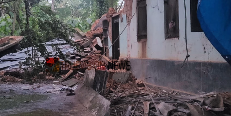 ആശങ്ക, തിരച്ചിൽ തുടങ്ങി; നാദാപുരം പാറക്കടവിൽ വീട് തകർന്ന് വീണു, ഇതര സംസ്ഥാന തൊഴിലാളികൾ കുടുങ്ങിയോ എന്ന് സംശയം